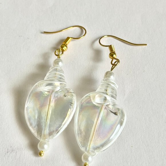 Art Glass AB Conch Shell Earrings White Pearl Murano Style Gold Plated - Picture 10 of 13